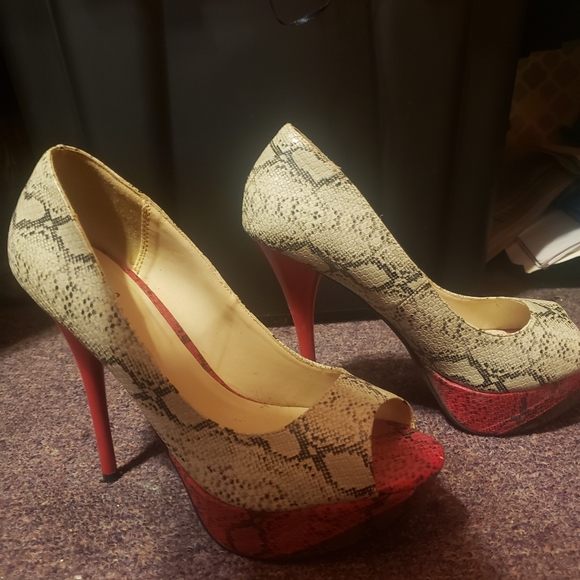 Shoes - Picture 1 of 1